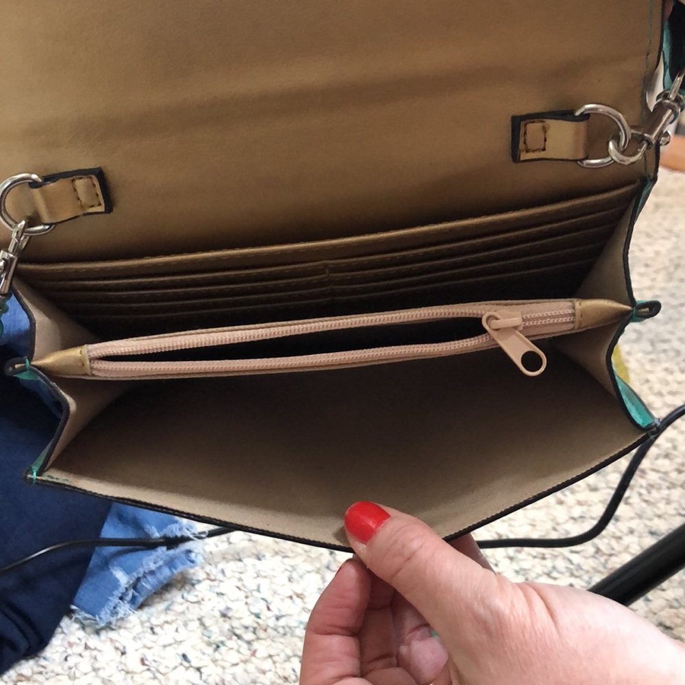 Turquoise crossbody purse with removable strap - Picture 3 of 5